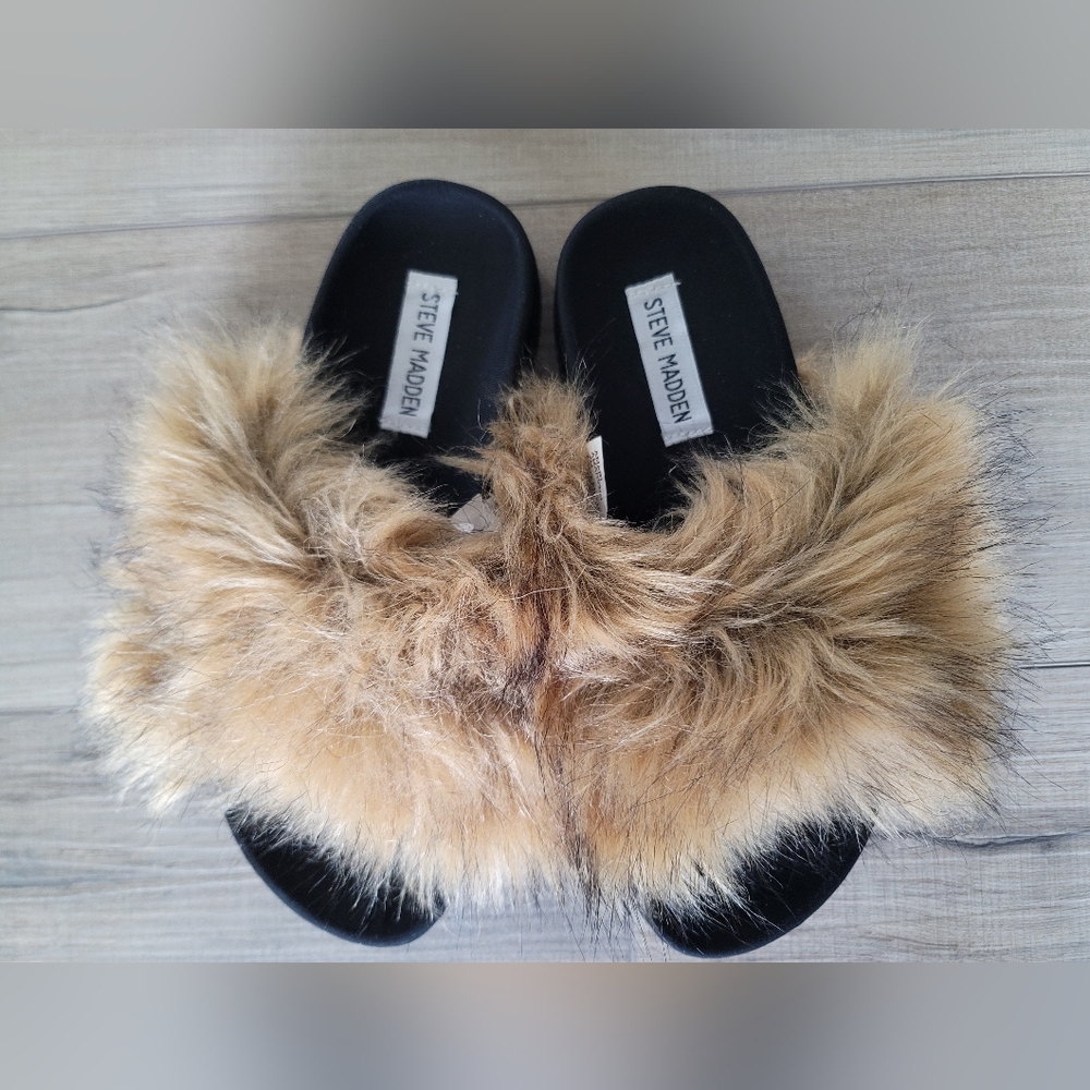 Steve Madden Women's Amari Sandal